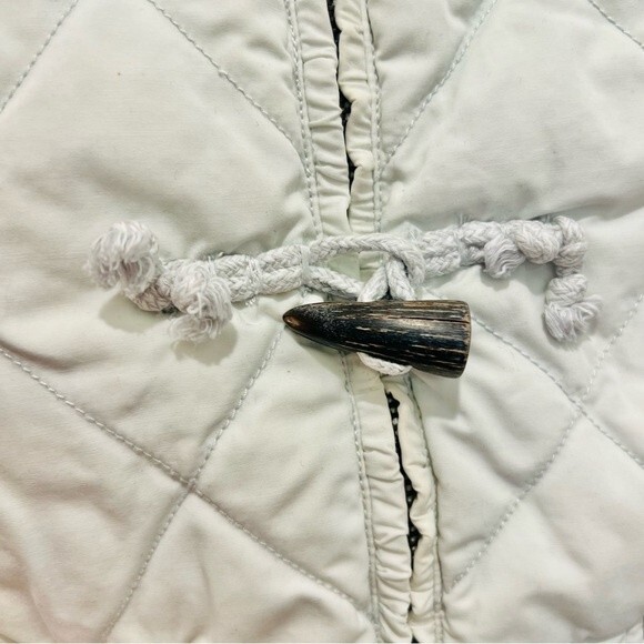 Eddie Bauer Women’s Down Filled Quilted Puffer Vest Zip Up & Toggles Size Large - Picture 3 of 12